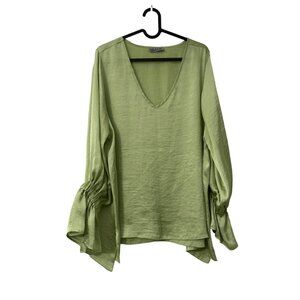 Tutu & Lilli Green Kelly Satin Vneck Ruffle Cuff Oversized Blouse Top Size Large